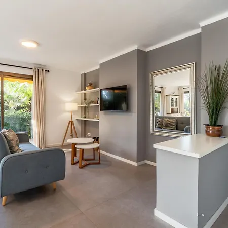 Apartament Ponent 4 *