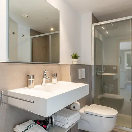 Apartament Ponent 4 *